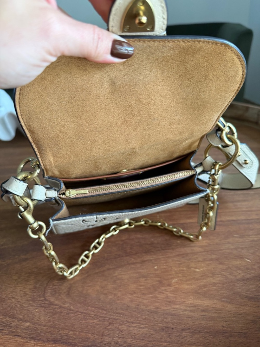 COACH X BASQUIAT Cream Leather Crossbody Bag with Gold Chain - Picture 5 of 6